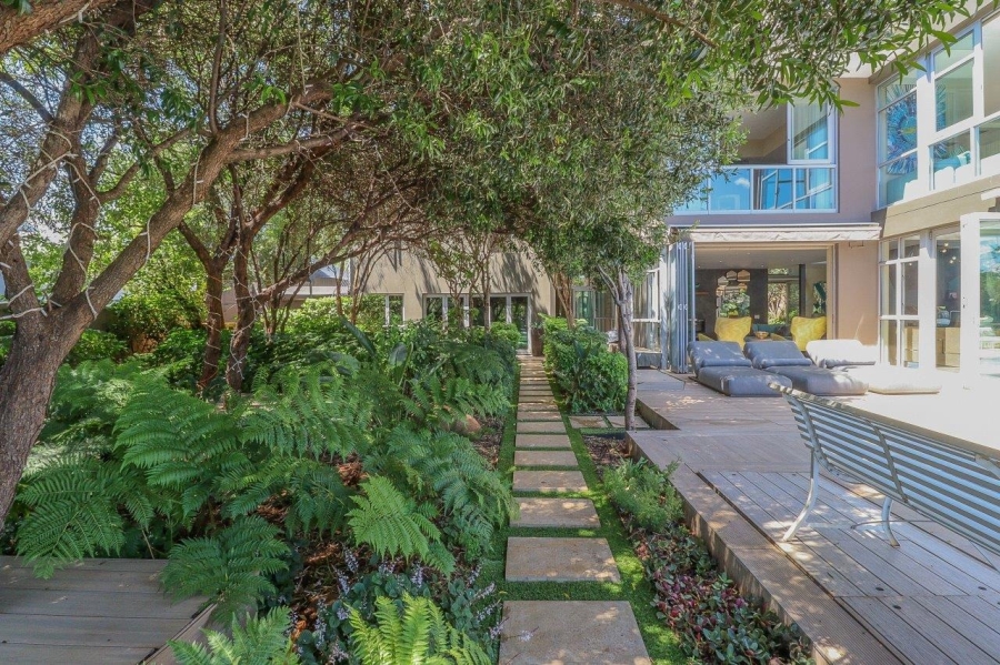 6 Bedroom Property for Sale in The Islands Estates North West